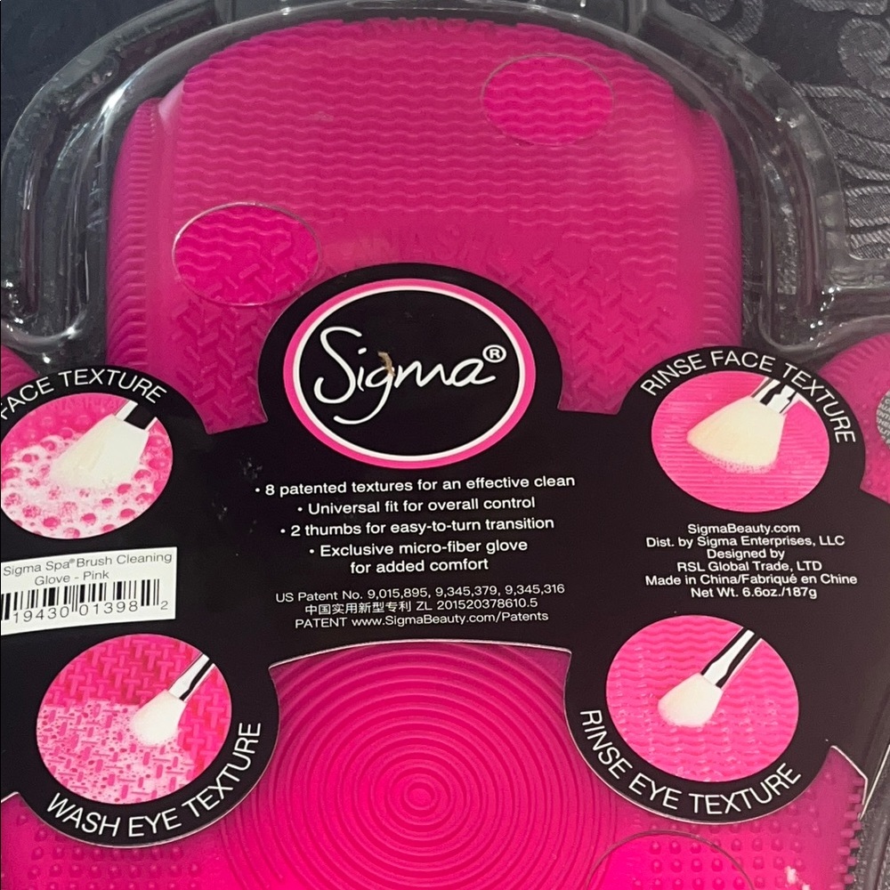 Sigma Beauty Pink Cleaning Tool for Makeup Brushes - Picture 4 of 4